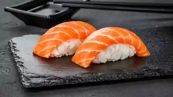 Lazac nigiri (1 db) étel a(z) SUSHI MASTER menüjében Lazac nigiri (1 db) menü a(z) SUSHI MASTER-től